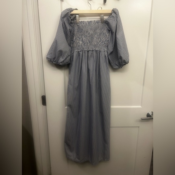 free assembly Dresses & Skirts - Free Assembly Striped dress
100% cotton midi length pockets